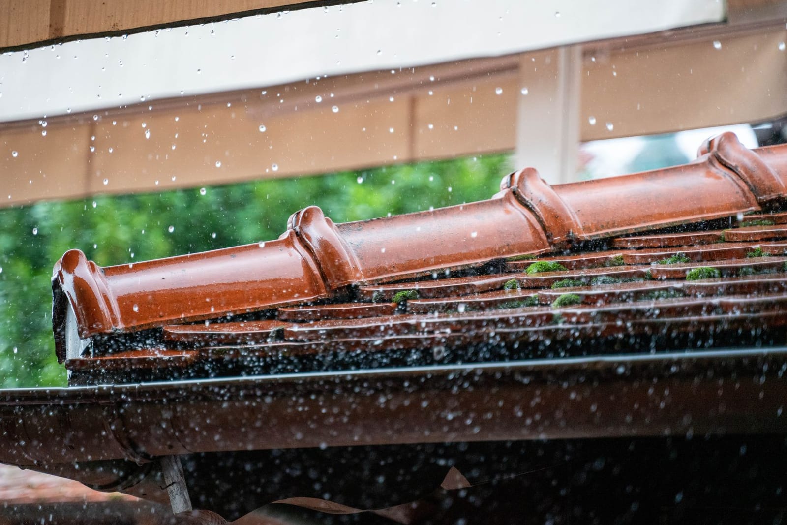 Seamless Gutters work in Raleigh, NC